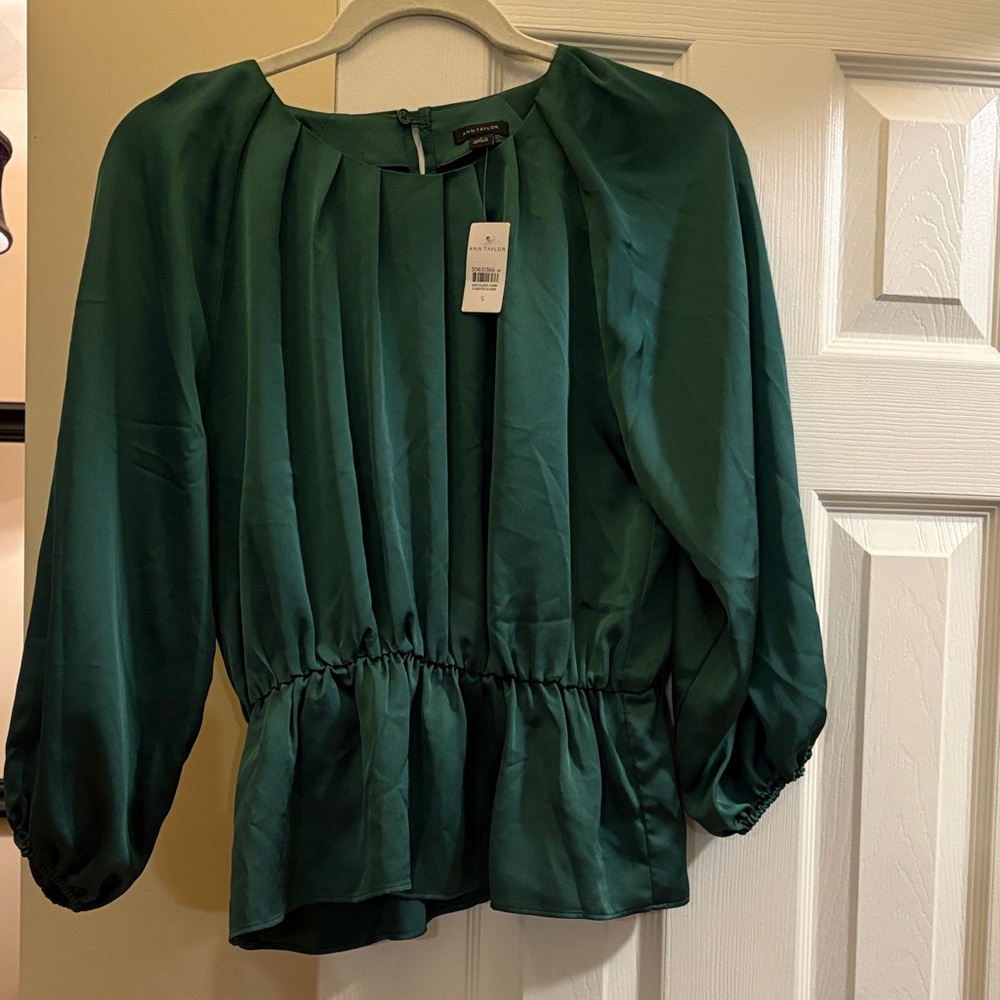 Ann Taylor Blouse Cinched waist Balloon Sleeve Pleated neck NWT SMALL
